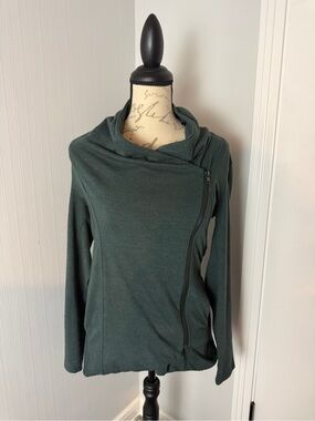 Sweet Rain Medium Green Cardian Zipper Side